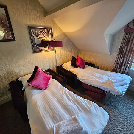 Grosvenor Pulford Hotel & Spa Eksteriør billede