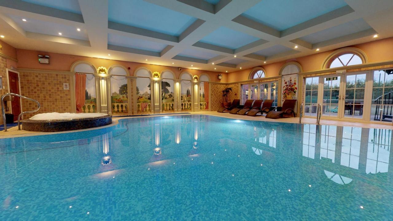 Grosvenor Pulford Hotel & Spa Eksteriør billede