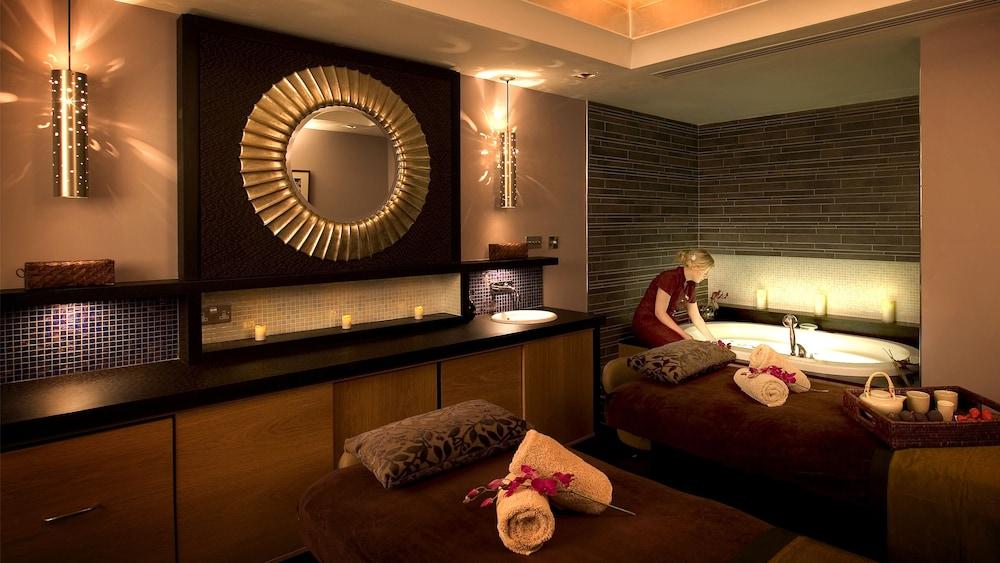 Grosvenor Pulford Hotel & Spa Eksteriør billede